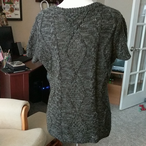 BCBG Cute Short Sleeve Sweater!! - Picture 2 of 5